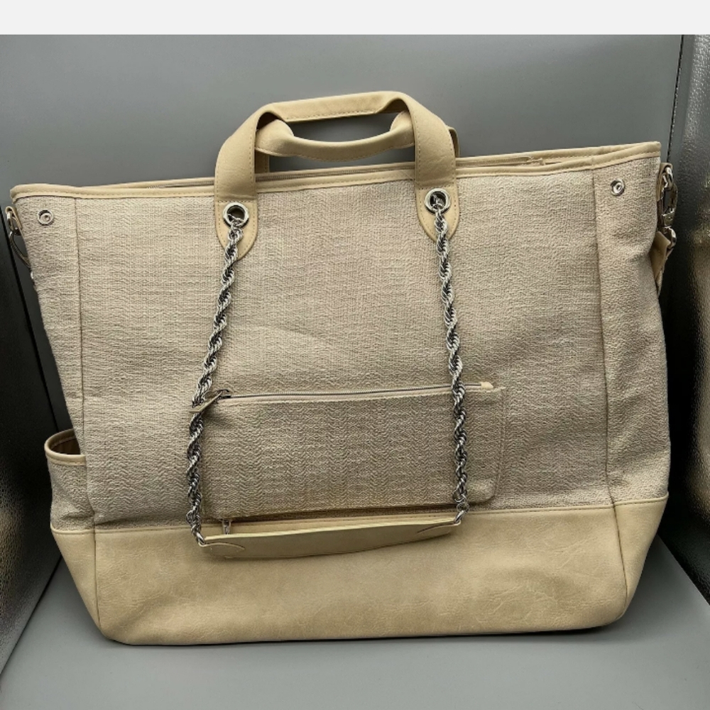 Beis Everyday Tote - Picture 3 of 6
